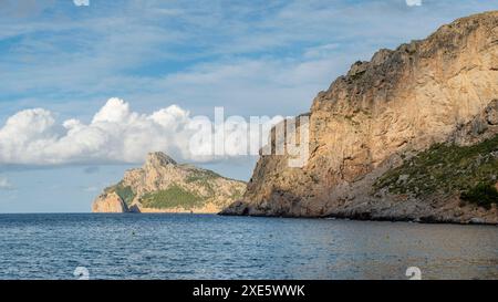 Insel Es Colomer aus Cala Boquer Stockfoto