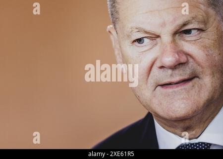 OLAF Scholz SPD, Bundeskanzler, aufgenommen im Rahmen der woechentlichen Sitzung des Kabinetts in Berlin, 26.06.2024. Berlin Deutschland *** Olaf Scholz SPD , Bundeskanzler, aufgezeichnet während der wöchentlichen Kabinettssitzung in Berlin, 26 06 2024 Berlin Deutschland Copyright: xFlorianxGaertnerxphotothek.dex Stockfoto