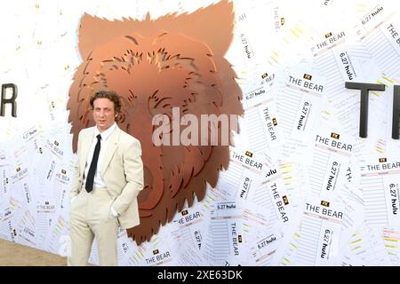 LOS ANGELES - 25. JUN: Jeremy Allen White beim Bear Season 3 Premiere Event im El Capitan am 25. Juni 2024 in Los Angeles, KALIFORNIEN Stockfoto