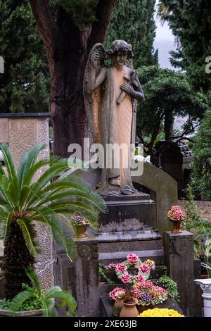 Engel des Grabes, das der Familie Ripoll Ballester gehört Stockfoto