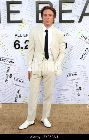 Juni 25, 2024, Los Angeles, CA, USA: LOS ANGELES - 25. Juni: Jeremy Allen White beim Bear Staffel 3 Premiere Event im El Capitan am 25. Juni 2024 in Los Angeles, CA (Credit Image: © Kay Blake/ZUMA Press Wire) NUR ZUR REDAKTIONELLEN VERWENDUNG! Nicht für kommerzielle ZWECKE! Stockfoto