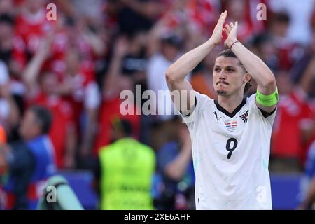 BERLIN, DEUTSCHLAND - 25. JUNI: Marcel Sabitzer aus Österreich feiert während des Gruppenspiels D - UEFA EURO 2024 zwischen den Niederlanden und Österreich im Olympiastadion am 25. Juni 2024 in Berlin. (Foto: Peter Lous/BSR Agency) Stockfoto