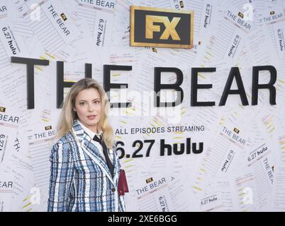 Gillian Jacobs kommt bei der Premiere der FX's THE BEAR Staffel 3 in Los Angeles, die am Dienstag im El Capitan Theatre in Hollywood, CA stattfindet. Juni 2024. (Foto: Sthanlee B. Mirador/SIPA USA) Stockfoto