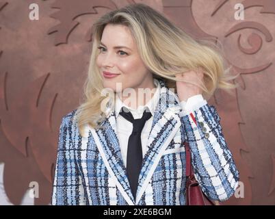 Gillian Jacobs kommt bei der Premiere der FX's THE BEAR Staffel 3 in Los Angeles, die am Dienstag im El Capitan Theatre in Hollywood, CA stattfindet. Juni 2024. (Foto: Sthanlee B. Mirador/SIPA USA) Stockfoto