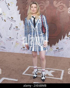 Los Angeles, USA. Juni 2024. Gillian Jacobs kommt bei der Premiere der FX's THE BEAR Staffel 3 in Los Angeles, die am Dienstag im El Capitan Theatre in Hollywood, CA stattfindet. Juni 2024. (Foto: Sthanlee B. Mirador/SIPA USA) Credit: SIPA USA/Alamy Live News Stockfoto