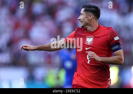 Dortmund, Deutschland. Juni 2024. Dortmund, Deutschland, 25. Juni 2024, Robert Lewandowski von Polen, Gesten während des UEFA Euro 2024 Gruppe D Fußballspiels zwischen Frankreich und Polen im BVB Stadion Dortmund am 25. Juni 2024 in Dortmund. Quelle: Marco Canoniero/Alamy Live News Stockfoto