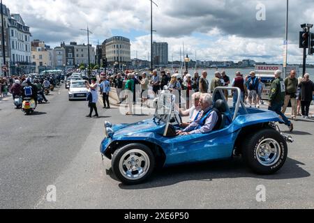 Beach Buggy fährt am Meer in Margate Kent UK Stockfoto