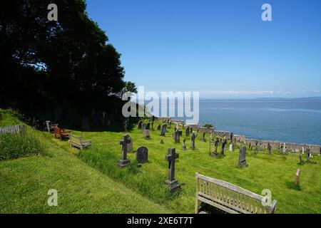 Ruinen der St. Patrick’s Chapel, Heysham: Die mythischen Ruinen von Lancashire mit einem himmlischen Blick Stockfoto