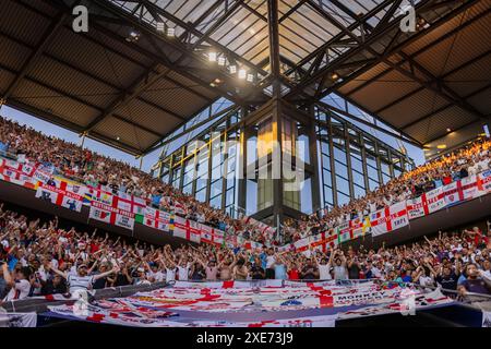 Köln, Deutschland. Juni 2024. Köln Stadium Slowenien - England Slowenien - England 25.06.2024 Urheberrecht (nur für journalistische Zwecke) von : Stockfoto