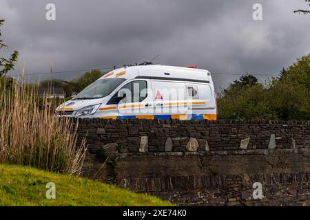 Irish Speed Van am Straßenrand fangen Geschwindigkeitsfahrer in Schull, West Cork, Irland. Stockfoto