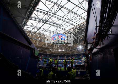GELSENKIRCHEN, DEUTSCHLAND - 16. JUNI: Ein Überblick über das Stadion vor dem Gruppenspiel der UEFA EURO 2024 zwischen Serbien und England in der Arena AufSch Stockfoto