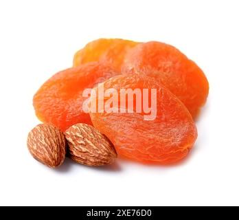 Getrocknete Aprikosen mit Mandeln. Stockfoto