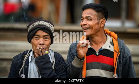 Zwei Männer, Apatani Stamm, Ziro Valley, Arunachal Pradesh, Indien, Asien Stockfoto