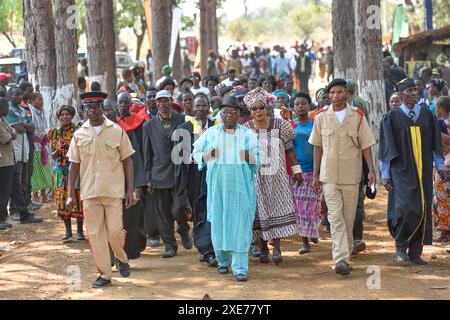 Leute, die zur Ukusefya Pa ng'wena Zeremonie ankommen, Kasama, Sambia, Afrika Stockfoto