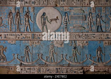 Deckenreliefs, Vestibül, Tempel des Hathor, Dendera, Qena, Ägypten, Nordafrika, Afrika Stockfoto