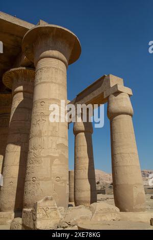 Säulen, Hypostilsaal, Ramesseum, Gedenktempel des Pharao Ramesses II, 13. Jh. v. Chr., altes Theben, UNESCO-Weltkulturerbe, Luxor, Ägypten Stockfoto