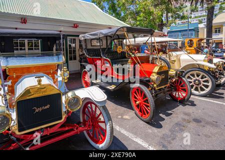 Blick auf Oldtimer am Jubilee Square, Simon's Town, Kapstadt, Westkap, Südafrika, Afrika Stockfoto