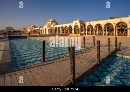 Blick auf die Ankunftsplatte in der Altstadt von Sahl Hasheesh, Sahl Hasheesh, Hurghada, Gouvernement des Roten Meeres, Ägypten, Nordafrika, Afrika Stockfoto