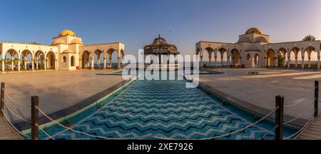 Blick auf die Ankunftsplatte in der Altstadt von Sahl Hasheesh, Sahl Hasheesh, Hurghada, Gouvernement des Roten Meeres, Ägypten, Nordafrika, Afrika Stockfoto