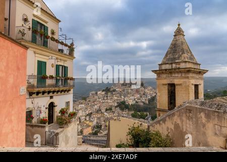 Blick auf die historische Altstadt von Ibla Ragusa im Südosten Siziliens Stockfoto