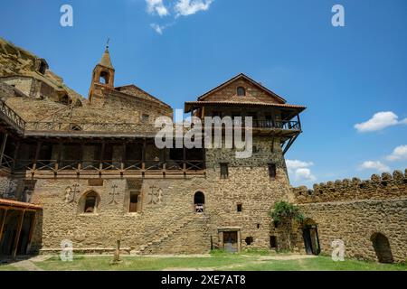 Udabno, Georgien – 20. Juni 2024: David Gareji ist ein orthodoxes Kloster in der Region Kachetien in Georgien. Stockfoto