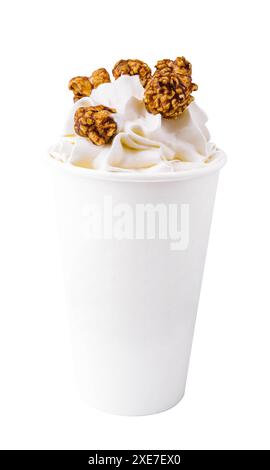 Milchshake mit Karamellsirup und Popcorn Stockfoto