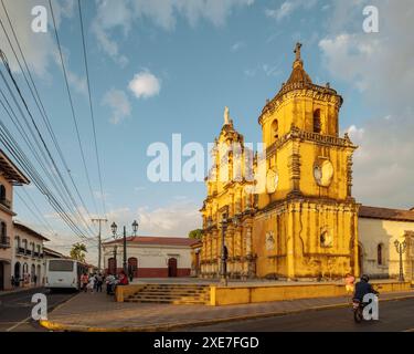 Äußere der Erinnerungskirche La Recoleccion, Leon, Leon Department, Nicaragua, Zentralamerika Copyright: BenxPipe 848-2908 Stockfoto