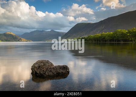 Crummock Water im Lake District National Park, Cumbria, England. Herbst (September) 2018. Stockfoto
