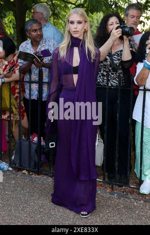 Mary Charteris nimmt an der Serpentine Summer Party 2024 in der Serpentine Gallery in Kensington Gardens Teil. (Foto: Cat Morley / SOPA Images/SIPA USA) Stockfoto