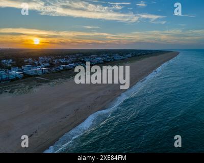 Wunderschöner Sonnenuntergang Am Strand, Blick Aus Der Vogelperspektive Virginia Beach, Virginia Stockfoto