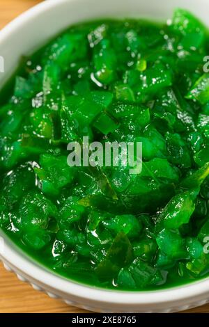 Chicago Style Neon Pickle Relish in a Bowl Stockfoto