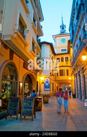 Cimadevilla Straße, Nachtblick. Oviedo, Asturien, Spanien. Stockfoto