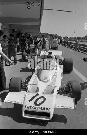 Der argentinische Rennfahrer Carlos Reutemann beim Gran Premio Argentina Fórmula UNO (Grand Prix der argentinischen Formel 1) in Buenos Aires, Januar 1973. Stockfoto