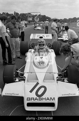 Der argentinische Rennfahrer Carlos Reutemann beim Gran Premio Argentina Fórmula UNO (Grand Prix der argentinischen Formel 1) in Buenos Aires, Januar 1973. Stockfoto