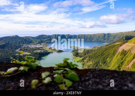 Panoramablick auf die Lagoa das Sete Cidades (See der sieben Städte). Insel Sao Miguel, Azoren Portugal Stockfoto