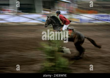 Bandung, Indonesien, 2008. März 2007: Der Pferdesport. Stockfoto