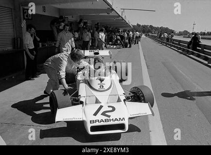 Der brasilianische Rennfahrer Wilson Fittipaldi beim Gran Premio Argentina Fórmula UNO (Grand Prix der argentinischen Formel 1), Buenos Aires, 1973. Stockfoto