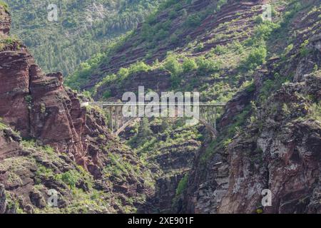 Steinbrücke über die Schlucht von Daluis, (Pont de la Mariée), Alpes-Maritimes Frankreich Stockfoto