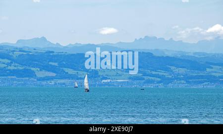 Bodensee bei Friedrichshafen, Blick auf den Hohen Kasten und die Stauberenkanzel, Schweiz Stockfoto