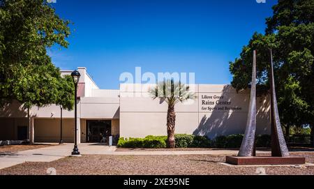 Claremont, Kalifornien, USA - 30. März 2017: Außenansicht des Liliore Green Rains Center for Sport and Recreation am Pomona College. Stockfoto