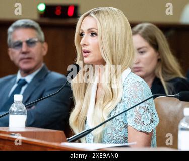 Washington, Usa. Juni 2024. Paris Hilton, CEO, 11:11 Media, sprach bei einer Anhörung des House Committee on Ways and Means im US Capitol. Quelle: SOPA Images Limited/Alamy Live News Stockfoto