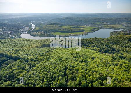 Luftaufnahme, Waldgebiet Ardeywald, Harkortsee und Blick auf den bewaldeten Kaisberg, Campingplätze Caravan- und Wassersportverein Harkortsee (CWVH) und was Stockfoto