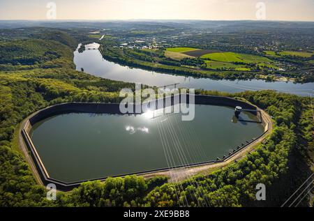 Luftaufnahme, Stausee des RWE Pumpspeicherkraftwerks Koepchenwerk am Hengstey-See, Herdecke, Ruhrgebiet, Nordrhein-Westfalen, Deutschland, Aeri Stockfoto