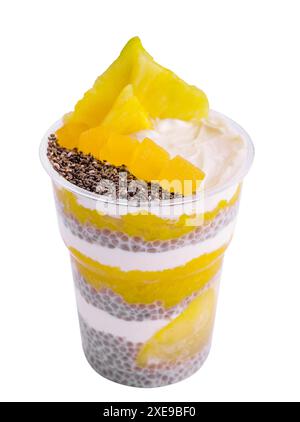 Chia Pudding mit Ananas isoliert auf weiß Stockfoto