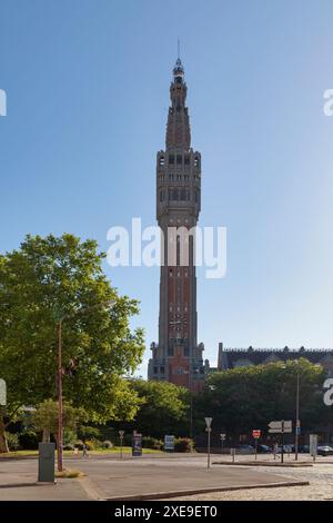 Lille, Frankreich - 22. Juni 2020: Das Rathaus von Lille befindet sich am Place Roger-Salengro im Stadtteil Saint-Sauveur. Es wurde als historisches Monu klassifiziert Stockfoto