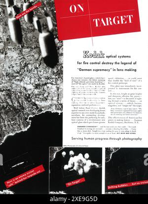 1944 WW2 Kodak war Optics Ad - optische Systeme von Kodak zur Brandbekämpfung - "dem menschlichen Fortschritt durch Fotografie dienen". Stockfoto