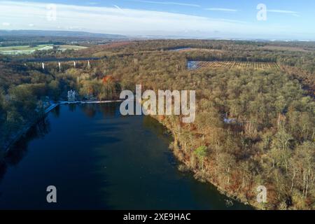 Die Etangs de Commelles befinden sich in den Gemeinden Orry-la-Ville und Coye-la-Forêt im Süden des Departements Oise. Erstellt im dreizehnten Stockfoto