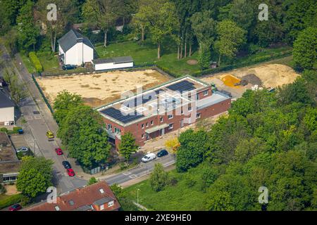 Luftaufnahme, Baustelle und Neubau für Kindergarten mit Sonnendach, Franzstraße Ecke am Freibad, Wanne, Herne, Ruhrgebiet, Nordrhein- Stockfoto