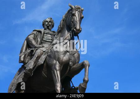 Gyula Andrassy Reiterstatue vor dem Parlament in Budapest, Ungarn Stockfoto