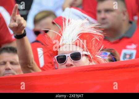 Berlin, Deutschland. Juni 2024. Deutschland, Berlin, Fußball, Österreich vs. Niederlande, Gruppe D, Gruppenphase, UEFA EURO 2024, SP, Olympia - Stadion Berlin, österreichische Fans, 25.06. 2024, Quelle: HMB Media/Alamy Live News Stockfoto